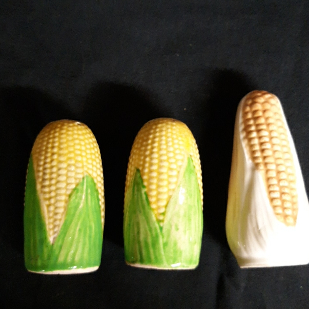 Ceramic Japan corn on the cob pair of S&P Shakers
